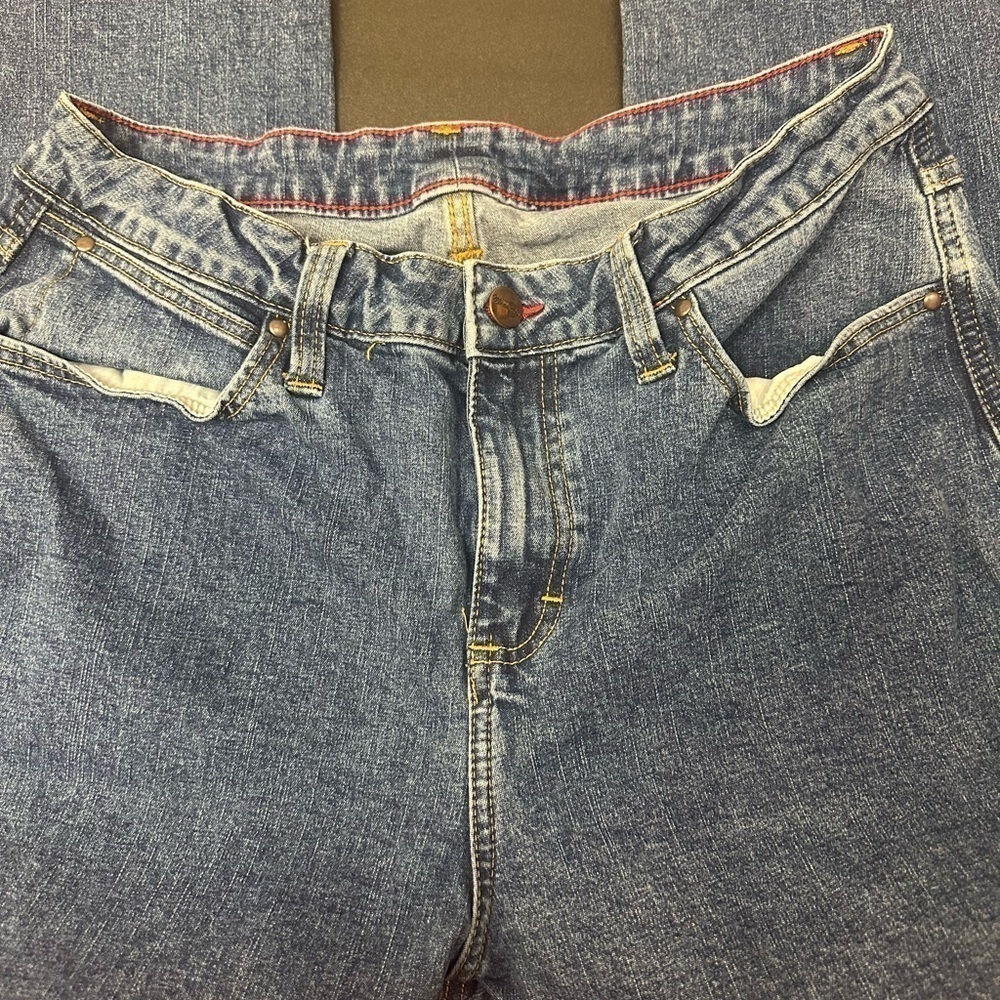 9. Women’s wranglers size 9 x 36 - Picture 3 of 7